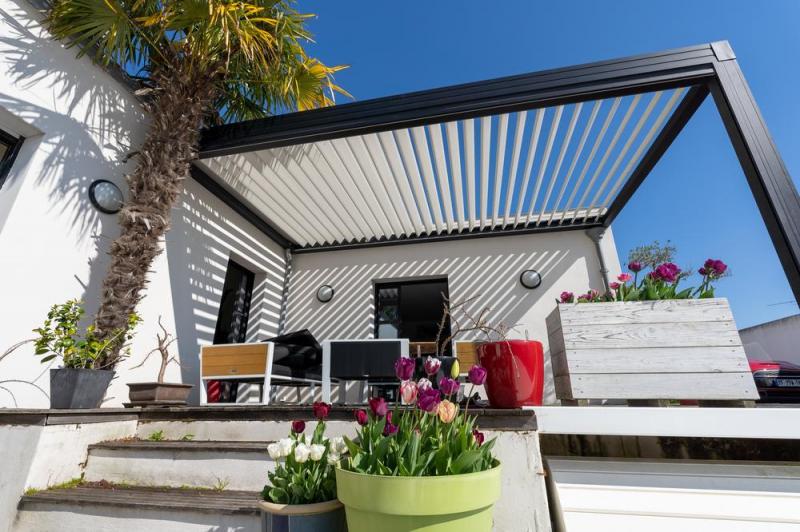 Pourquoi opter pour une pergola en m&eacute;tal sur mesure &agrave; Prudemanche ?